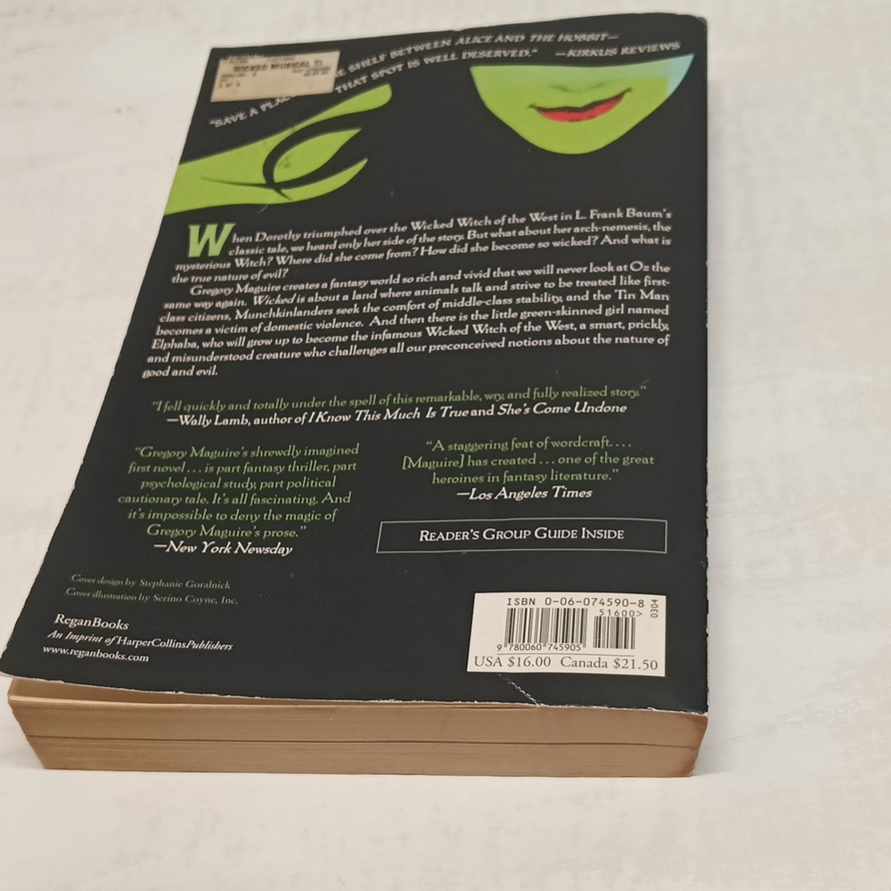 Wicked by Gregory Maguire - Picture 2 of 7